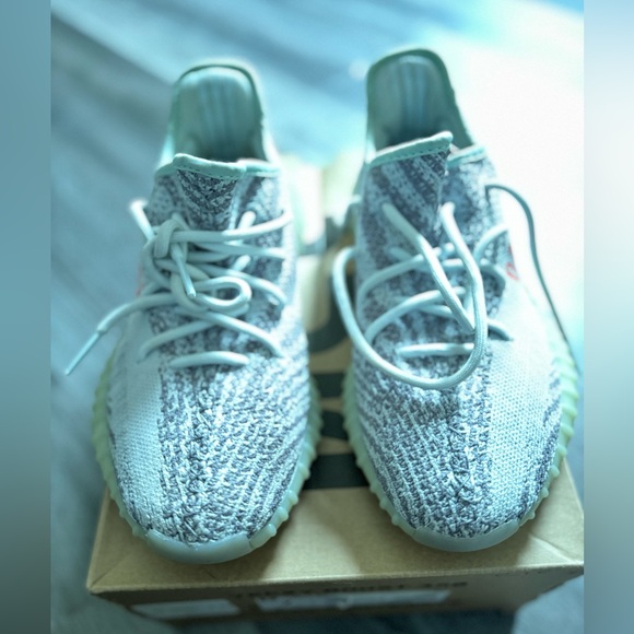 adidas Yeezy Boost 350 V2 - Picture 9 of 9